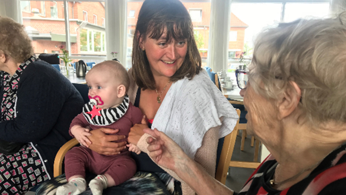 Babysalmesang på Tjørnehaven