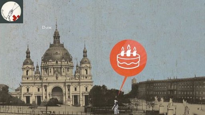 Historische Stadtansicht mit Dom und rotem Ballon