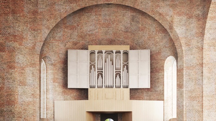 Die Kirche mit Backsteinwänden und Holzpulten, ein modernes Design.