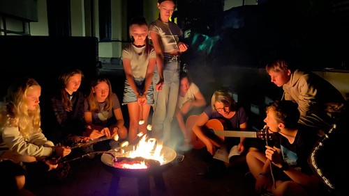 Konfis Grillen und Kirchenübernachtung