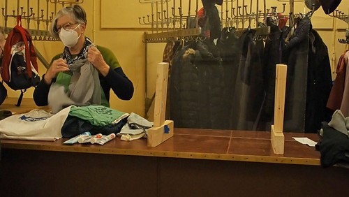 Spenden dringend gesucht: Die Kleiderkammer in der Suppenküche am Lietzensee ist leer