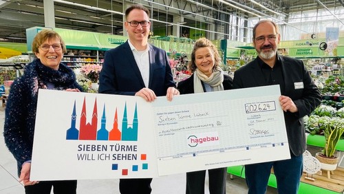 hagebau-Markt spendet über 2.000 Euro aus Tannenbaum-Verkauf