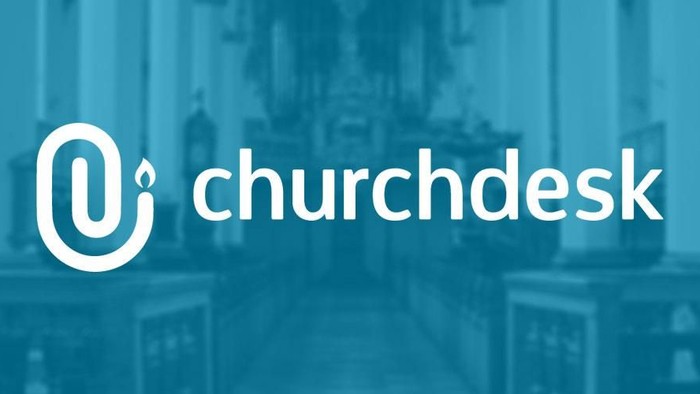 Billedet viser logoen til Churchdesk med blå og hvid farver.