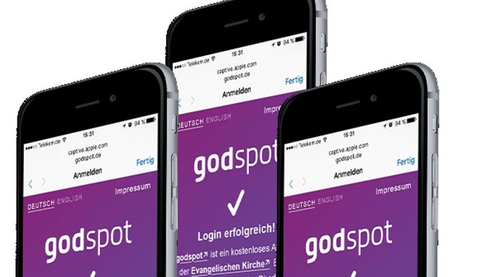 Drei Smartphones mit der godspot-App in Deutsch