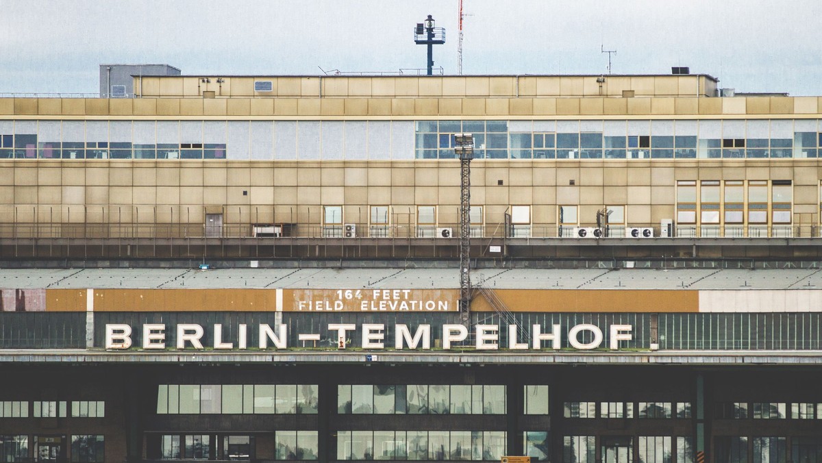 Wie Leben Fluchtlinge In Den Hangars Am Tempelhofer Feld Ev Kirchenkreis Tempelhof Schoneberg