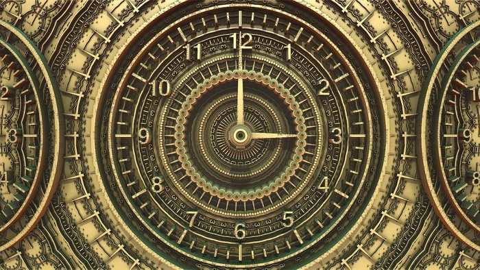 Vintage-Uhren im goldenen Design mit filigranen Mustern