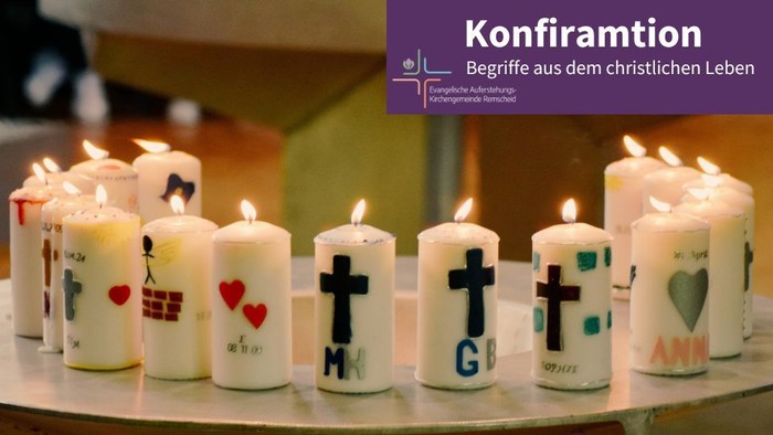 Mehrere Kerzen mit christlichen Symbolen und Buchstaben, Konfirmationsthema