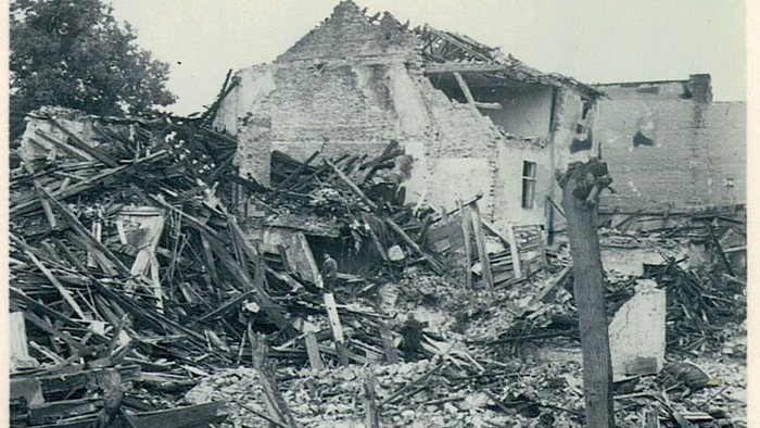 „Trümmer eines zerstörten Gebäudes.“