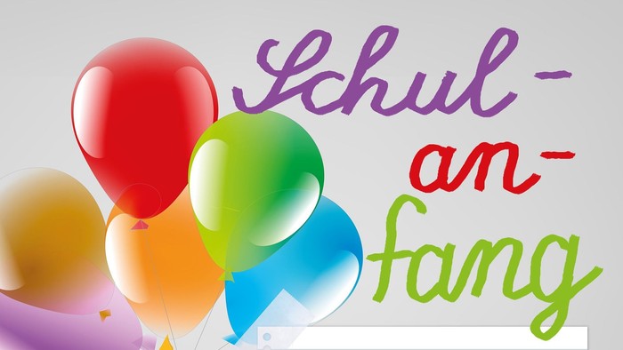 Bunte Luftballons und schulbezogene Grafiken feiern den „Schulanfang“, den deutschen Schulstart.