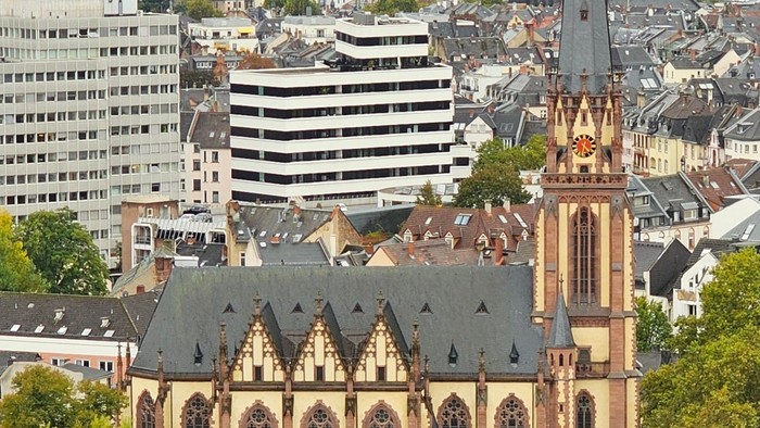 Dreikönigskirche vom Domturm aus