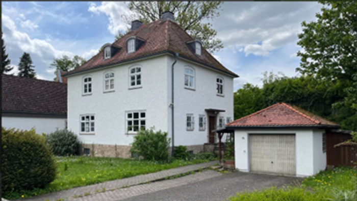 Pfarrhaus mit Garage und Garten An der Kalkmauer 16