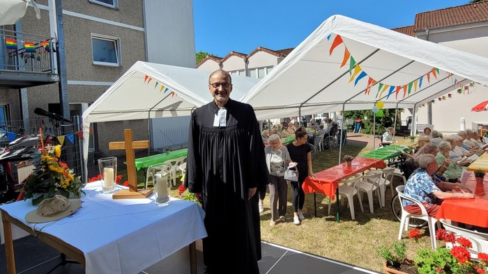 Pfr. Christoph Maties im Freiluftgottesdienst