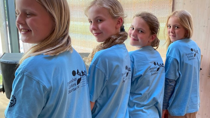 Piger i Brønshøj Kirkes kor-T-shirts