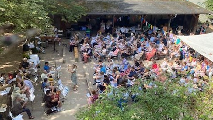 Gottesdienst mit Reisesegen auf dem Kita Hof Zum Guten Hirten