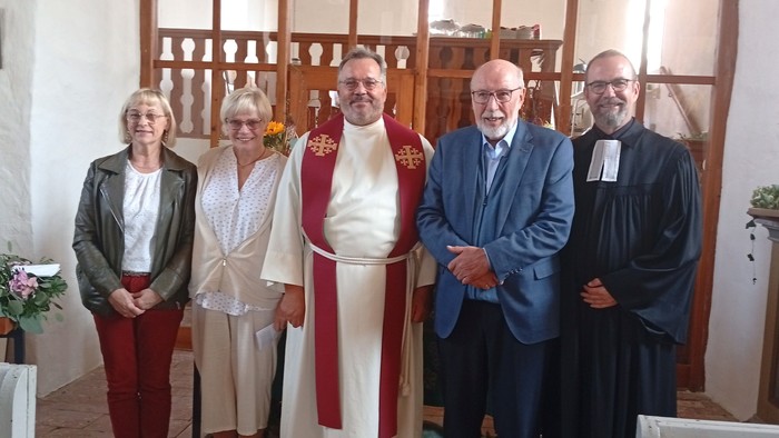 Auf dem Bild sieht man zwei Presbyter aus Schorstedt, Pfarrer Kemper-Kohlhase und diePfarrer i.R. Reinhard Paul und Andreas Finke.