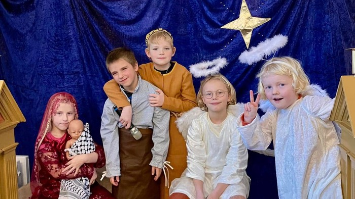 Barnene er på juleforestilling