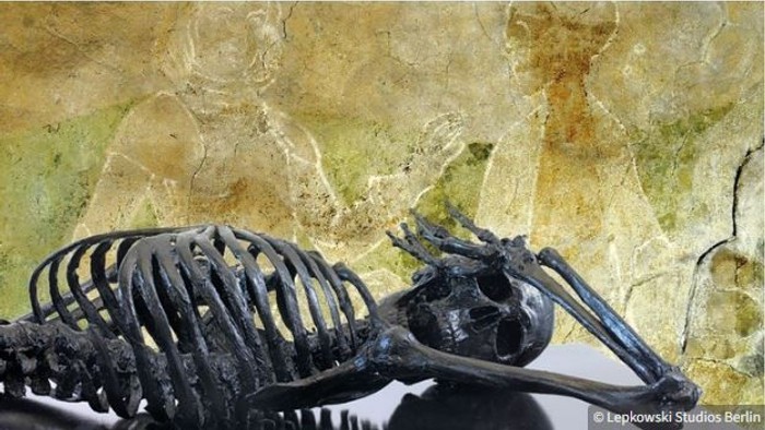 Skelettskulptur in St. Marien