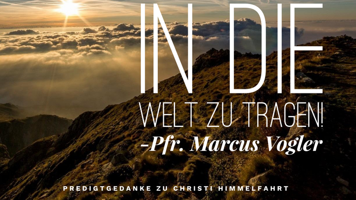 Sonnenaufgang über den Bergen mit inspirierendem Zitat auf Deutsch