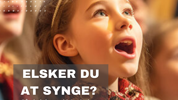 Unge pige synger i kor, omgivet af andre.