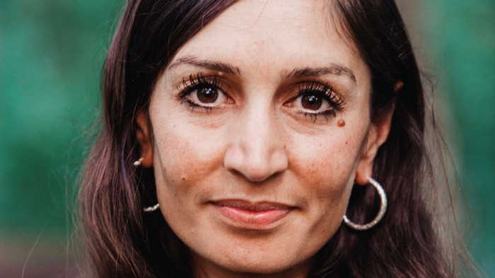 Gilda Sahebi ist Ärztin und Politikwissenschaftlerin. Sie arbeitet als freie Journalistin mit den Schwerpunkten Rassismus, Frauenrechte, Naher Osten und Wissenschaft.
