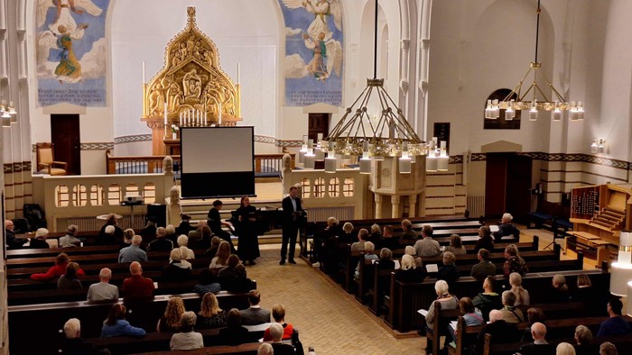 Billede af flygelindvielseskoncert med mezzosopran Emma Oemann, baryton Thomas Storm og pianist Tina Christiansen fra Knæk Cancer-arrangementet fredag den 24. oktober 2025