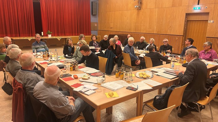 Foto vom Austauschtreffen im Gemeindesaal Herz Jesu