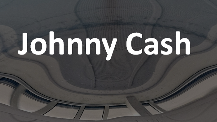 Tæt på-billede af en skosål med navnet 