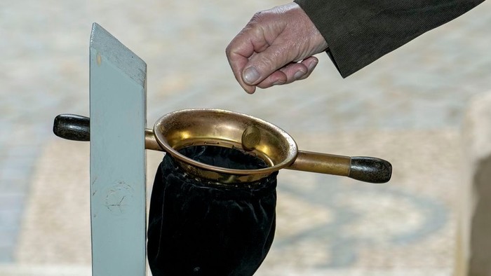 Bild vom Klingelbeutel