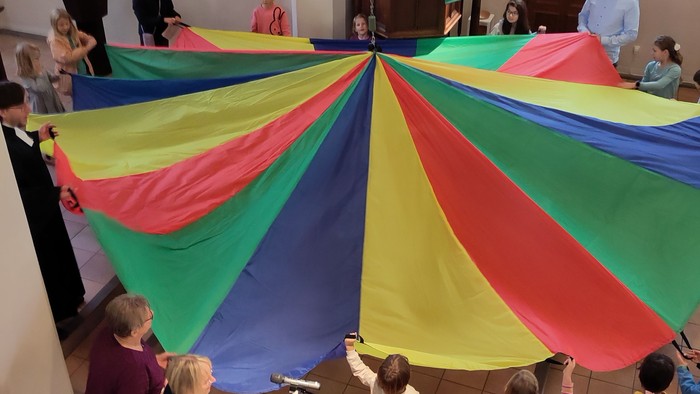 Schwungtuch in der Martinskirche