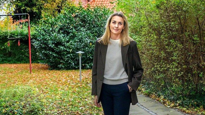 Sarah Thorngreen Auken i præstegårdshaven