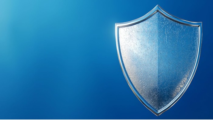 Silbernes Schutzschild auf blauem Hintergrund
