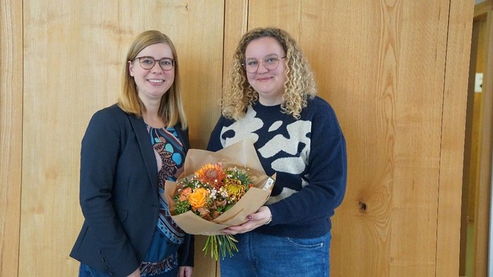 Neu Pfarrerin Frau Queer