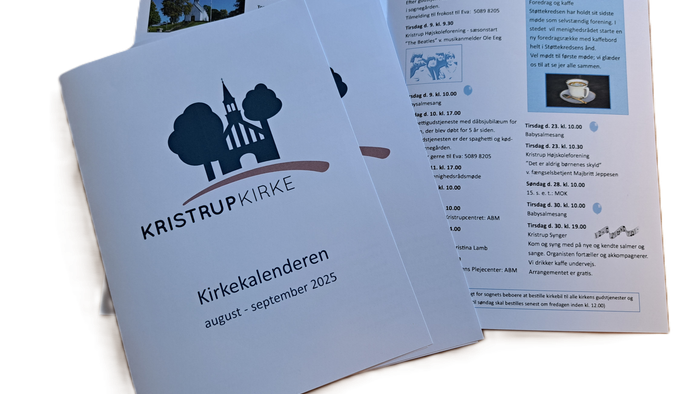 Tre flyes, hvoraf den nederste er åbnet. 