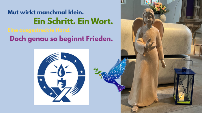 Hier sieht man das Logo des Friedeslichtes, eine blaue, gemalte Friedenstaube und ein Foto aus der Christuskirche mit einem Holzengel und einer Latern mit dem Friedensliht.