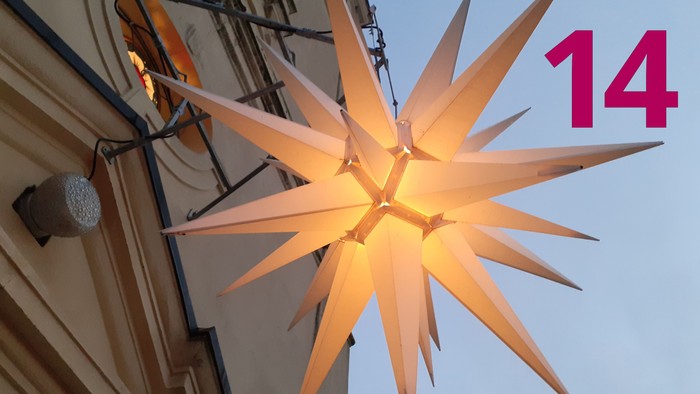 Herrnhuter Stern an der Dorfkirche Stülpe