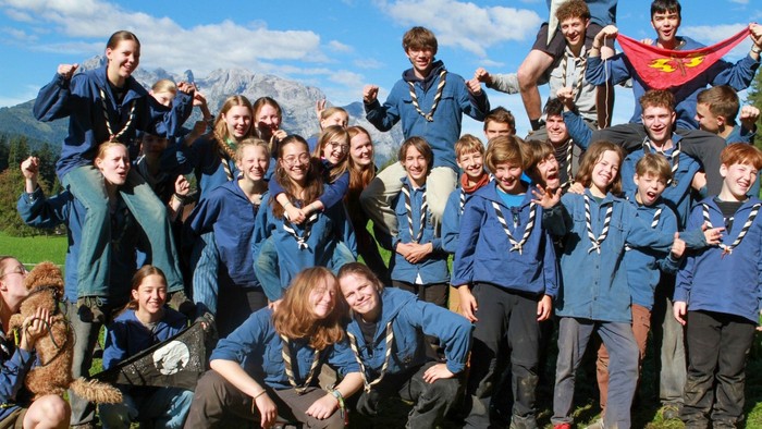 Gruppenbild des Sommerlagers der Christlich bündischen Jugend Friedenaus 2025 in Österreich‎