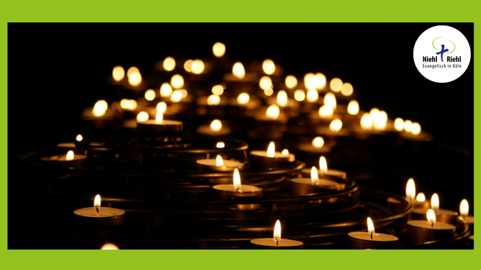 Meditative Stimmung mit Kerzen. Oase der Ruhe