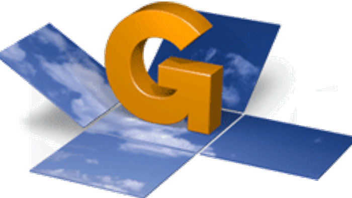 Das Bild zeigt ein Google-Logo vor einem blauen Hintergrund.