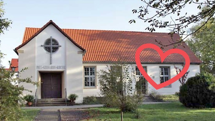 Ein Bild der Paul-Gerhardt-Kirche in Eisenach mit Herz zum Valentinstag