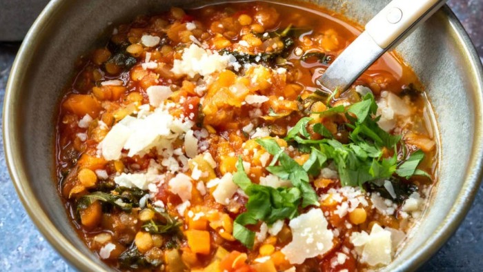 Topf mit Kelle und Eintoppf