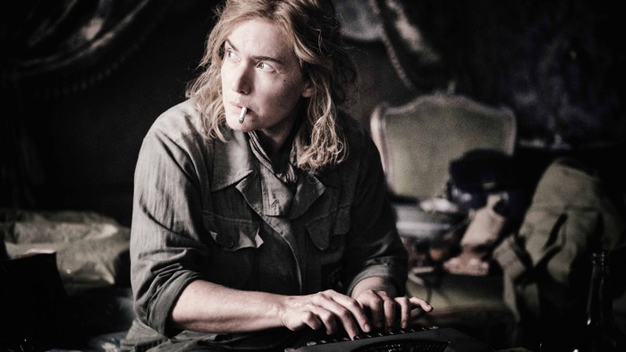 Kate Winslet spielt in „Die Fotografin“ die Amerikanerin Lee Miller, die als Kriegsberichterstatterin gearbeitet hat.