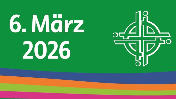 Werbetransparent für den Weltgebetstag am 6. März 2026 mit religiösen Symbolen und Regenbogenstreifen.