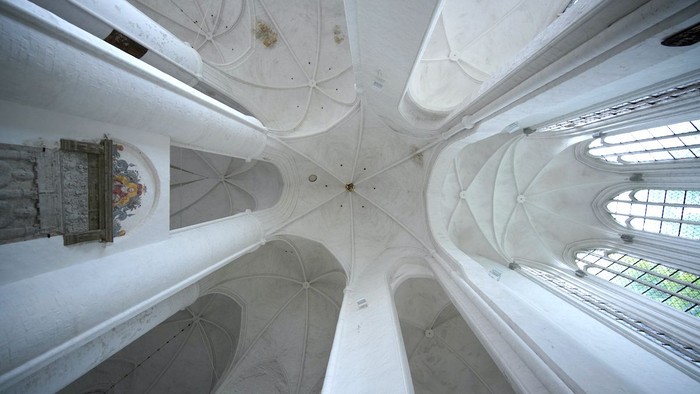 Blick von unten in das Gewölbe des Doms.