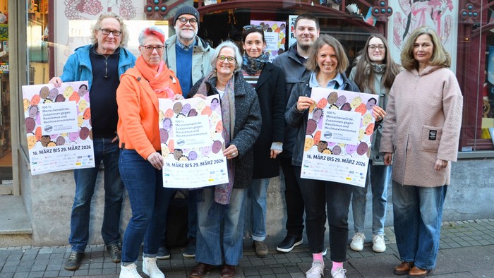 Freuen sich auf vielfältige Internationale Wochen gegen Rassismus in Hagen, von links: Jürgen Breuer (Quadrux Buchladen), Heike Eckey (Thalia Hagen), Oliver Kraus (Buchhandlung am Rathaus), Heike Spielmann (Integrationsagentur Diakonie Mark-Ruhr), Annemar