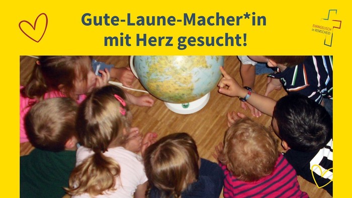 Kinder liegen auf dem Boden erkunden den Globus - Text: Gute Laune Macherin mit Herz gesucht