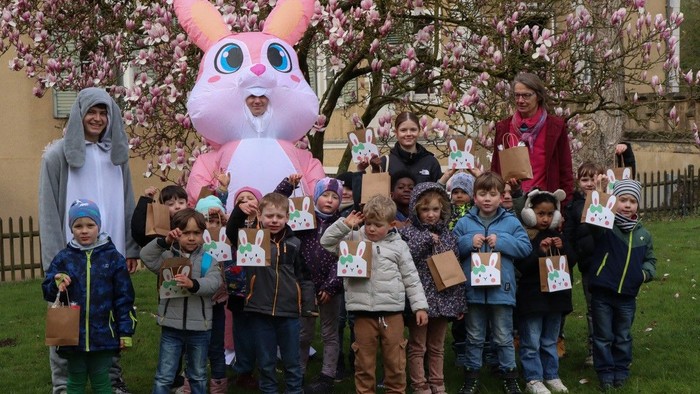 Ostereiersuche im Schlosspark von Westhusen