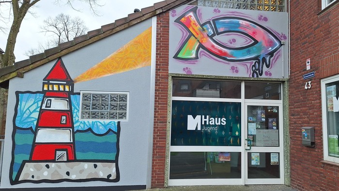 Bild von der Verschönerungsaktion am M-Haus-Jugend durch die Pfadfinder vom Stamm Heinrich Seuse