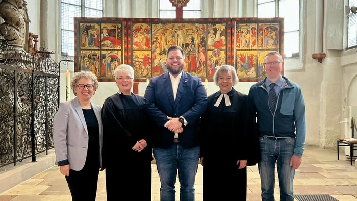 Ein Bild der am Gottesdienst beteiligten Personen. 