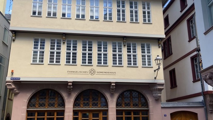 Gemeindehaus in der Gesamtansicht