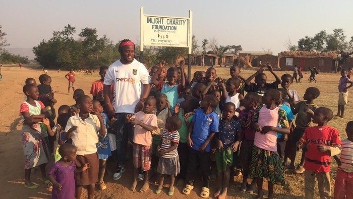 Malawi Raphael mit seinen 96 Waisen